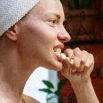 Brossette interdentaire : utile pour les aphtes ?